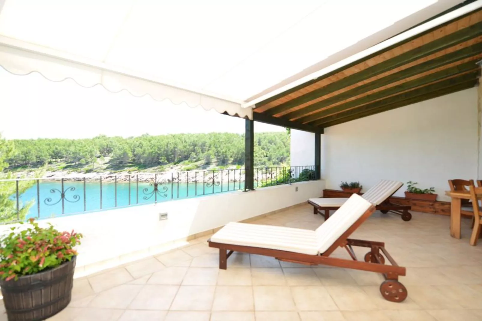 Two-Bedroom Apartment (Kadulja)-Terrace