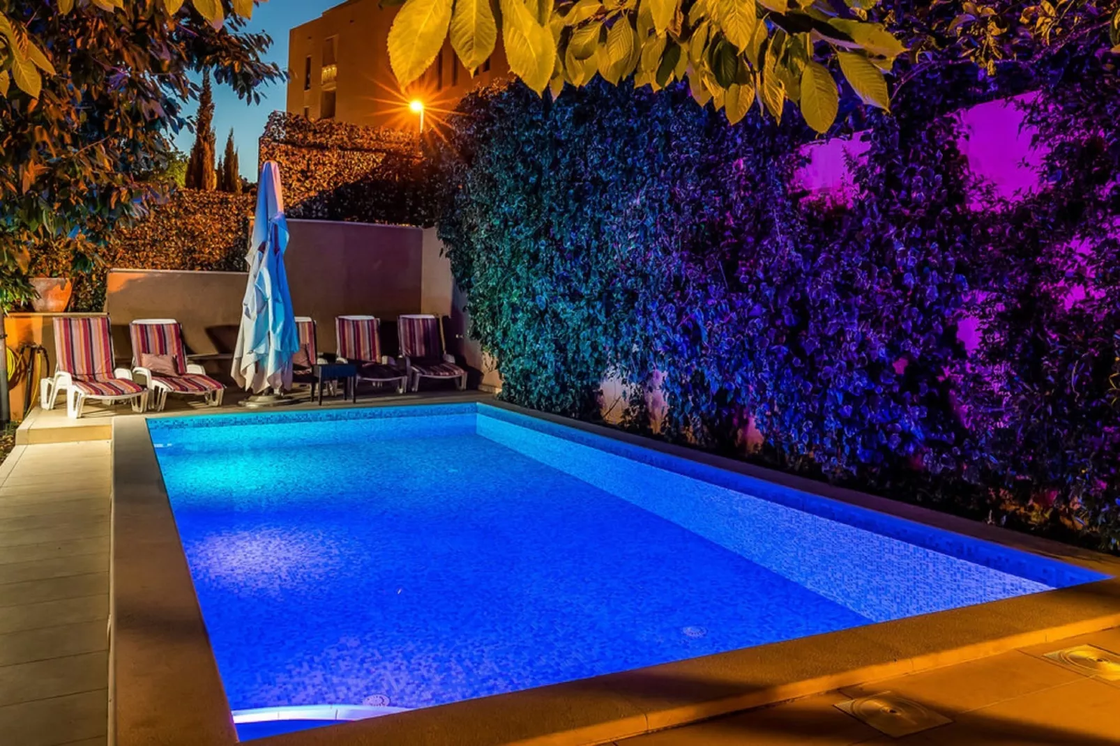 Three Bedroom Apartment with Pool-Schwimmbad