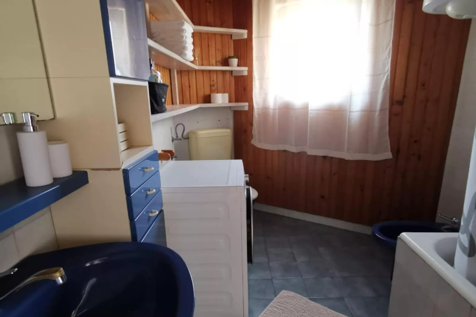 Three Bedroom Apartment with Terrace and  Sea View-Bathroom