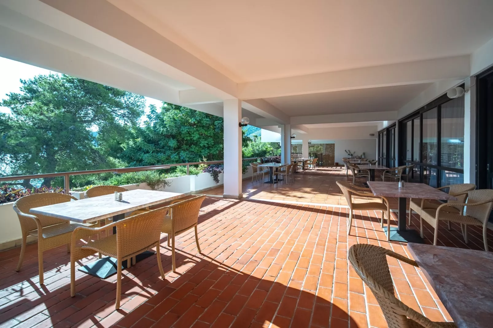 Hotel Issa - Twin Room Sea View-Facilities