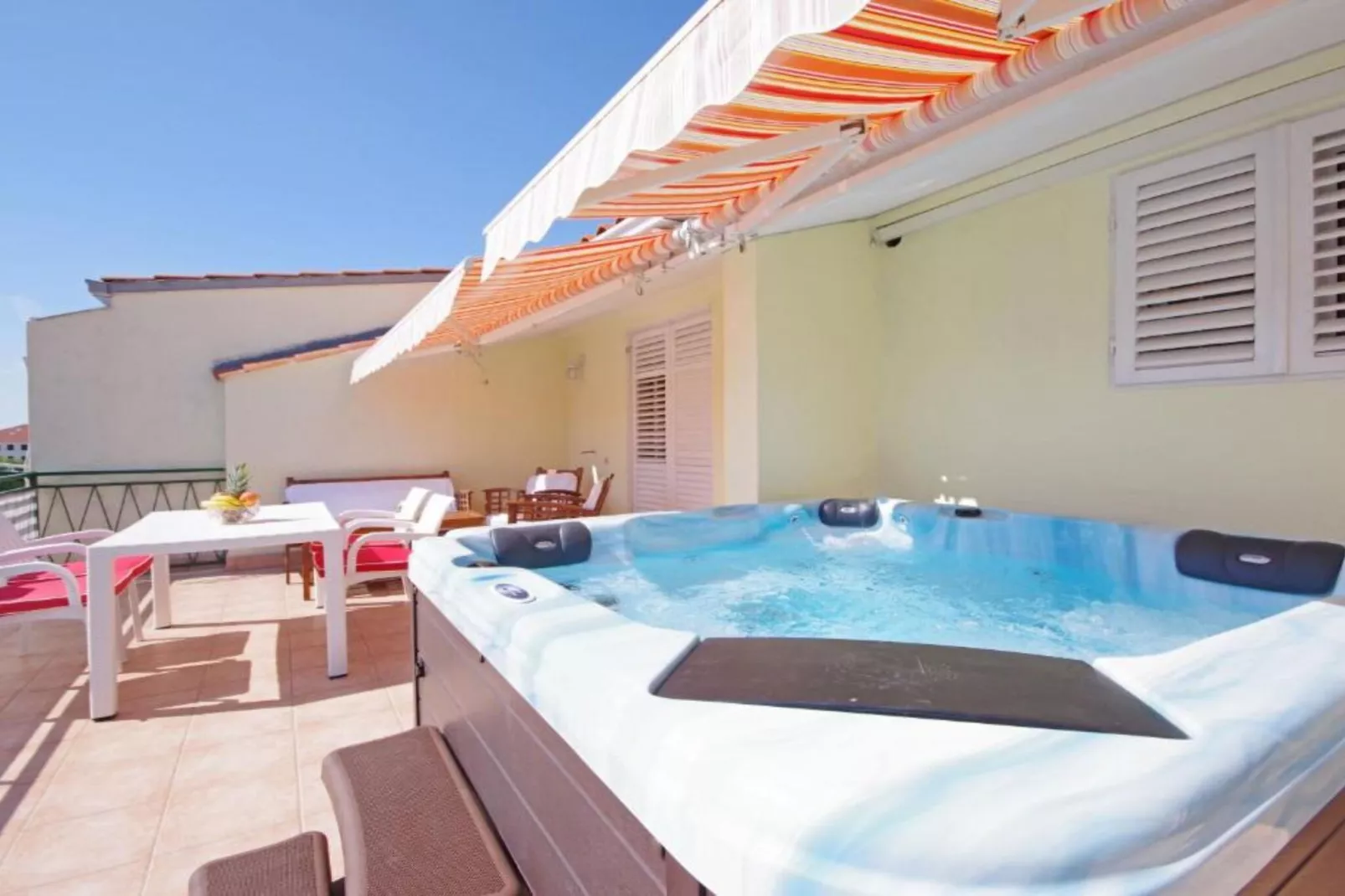 Apartments Ribarević - Three Bedroom Apartment With Terrace and Sea View-Schwimmbad