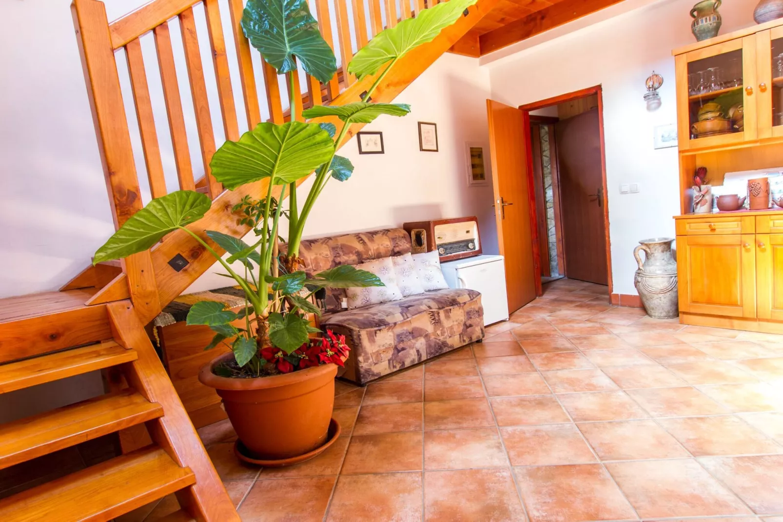 Rustic Charm Cottage Country House with Sauna - Five Bedroom  Holiday Home with Sauna-Stairs