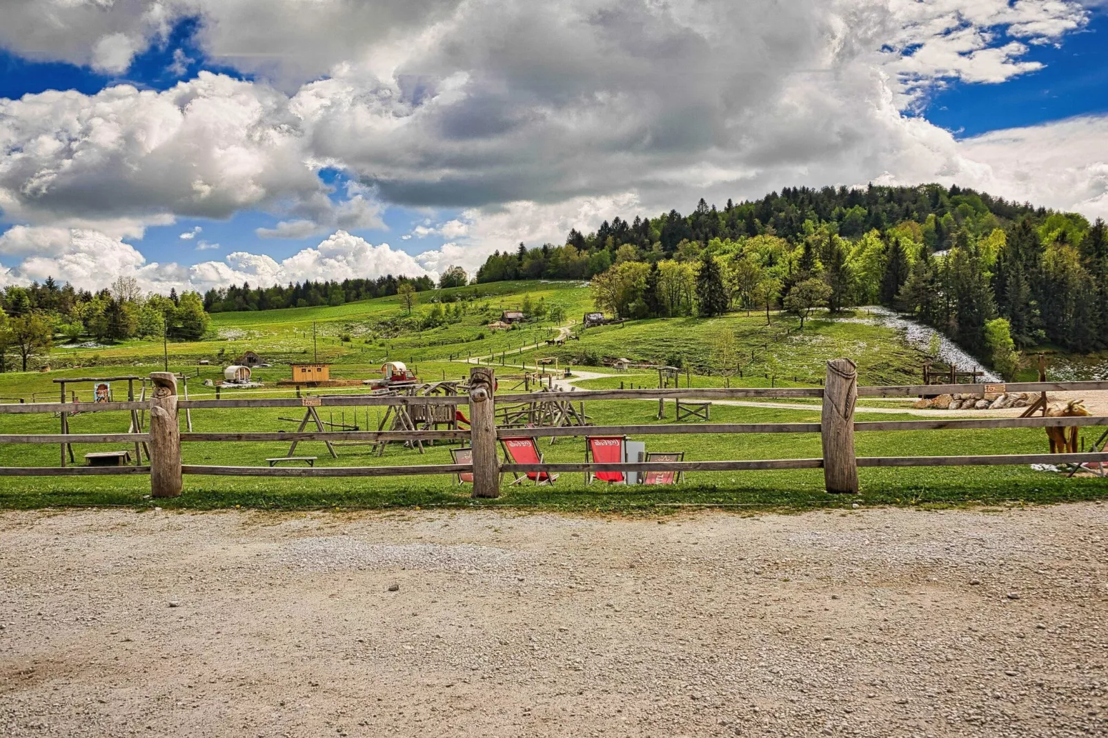 Visnja Gora Meadow Hideaway with Terrace - One Bedroom Cottage with Terrace (owner Hiška na skalci)-Im Freien