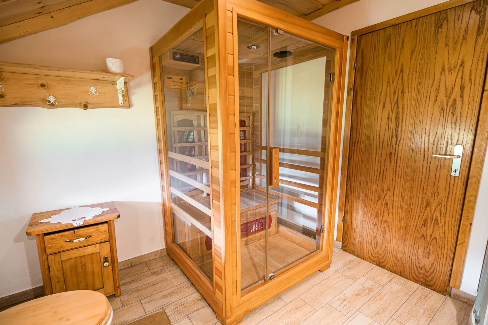 Bloomfield Retreat Country House with Sauna - Three Bedroom Country House-Badezimmer