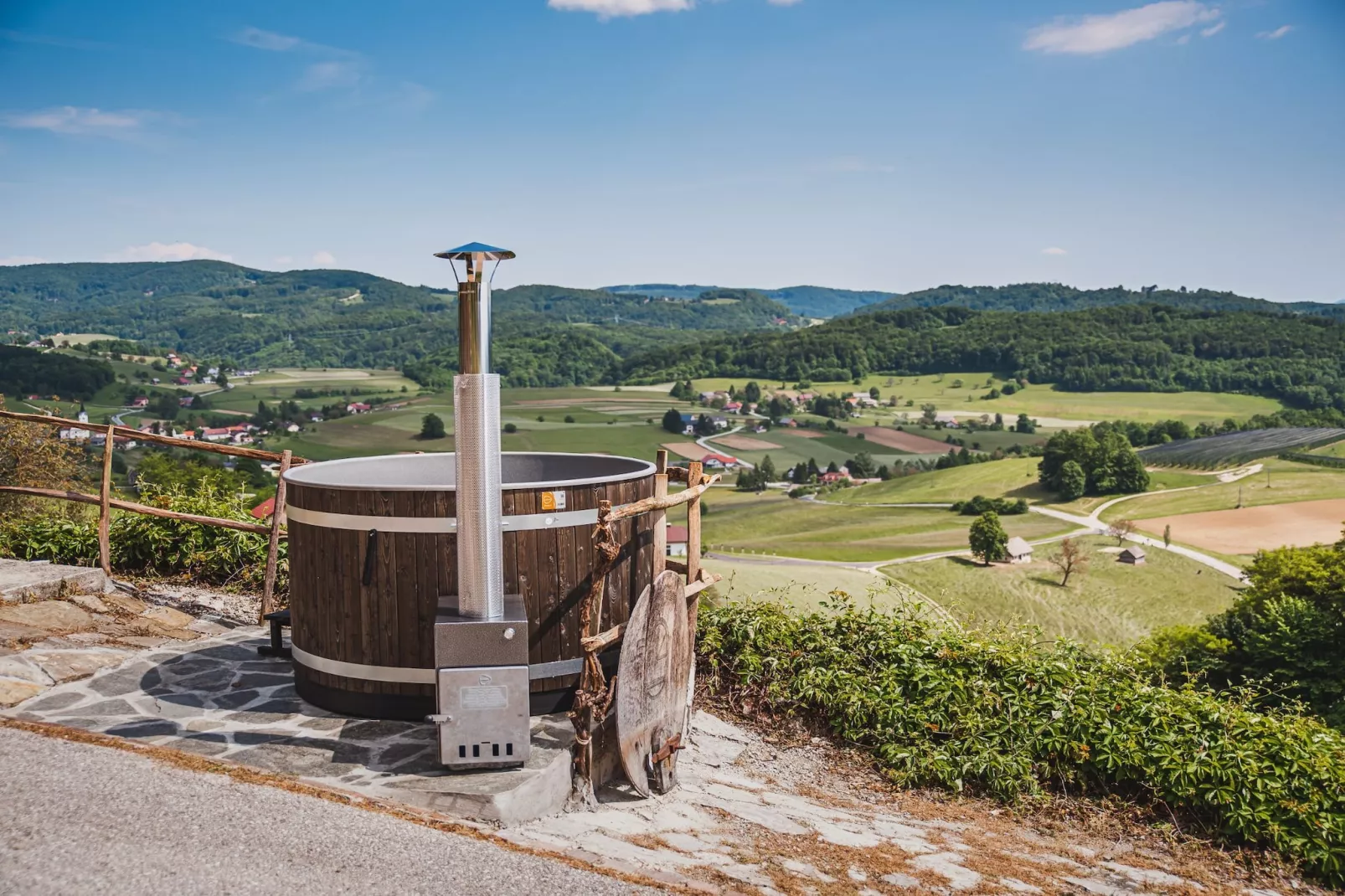 Cozy Countryside Retreat Villa with Hot-Tub - Two Bedroom Villa with Hot Tub-Outdoor