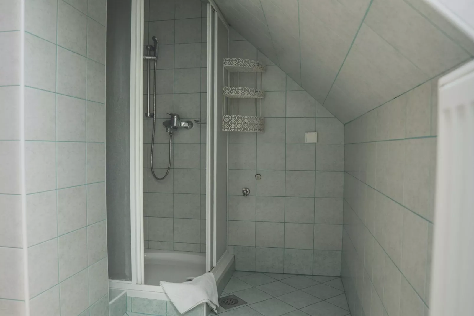 Comfortable Apartment with Mountain View - One Bedroom Apartment-Badezimmer