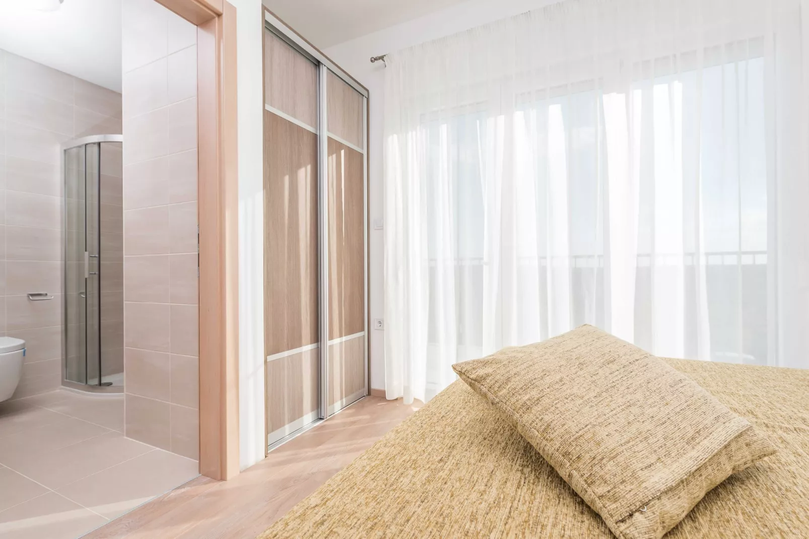 Luxury Escape with Swimming Pool & Modern Design - Four Bedroom Villa with Private Pool ( Villa 1)-Chambre