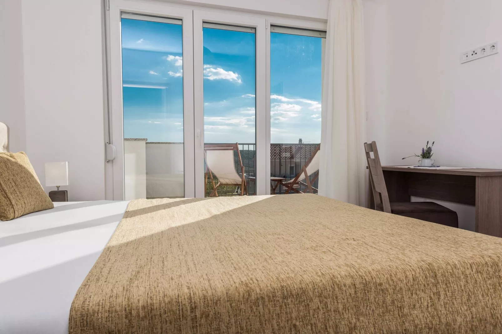 Luxury Escape with Swimming Pool & Modern Design - Four Bedroom Villa with Sea View and Private Pool ( Villa 8)-Chambre