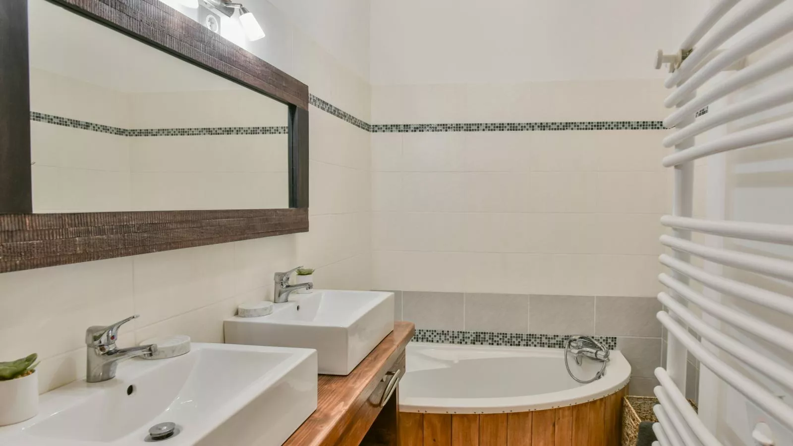 La Roque Haute-Bathroom