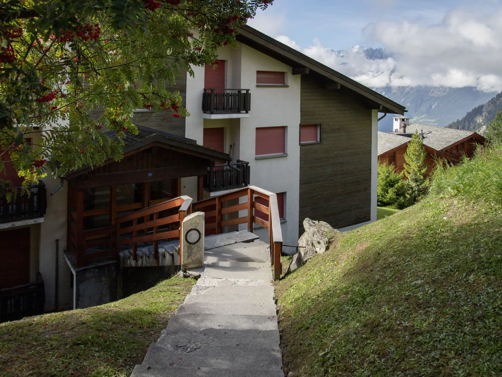 Soleil des Alpes-Outside