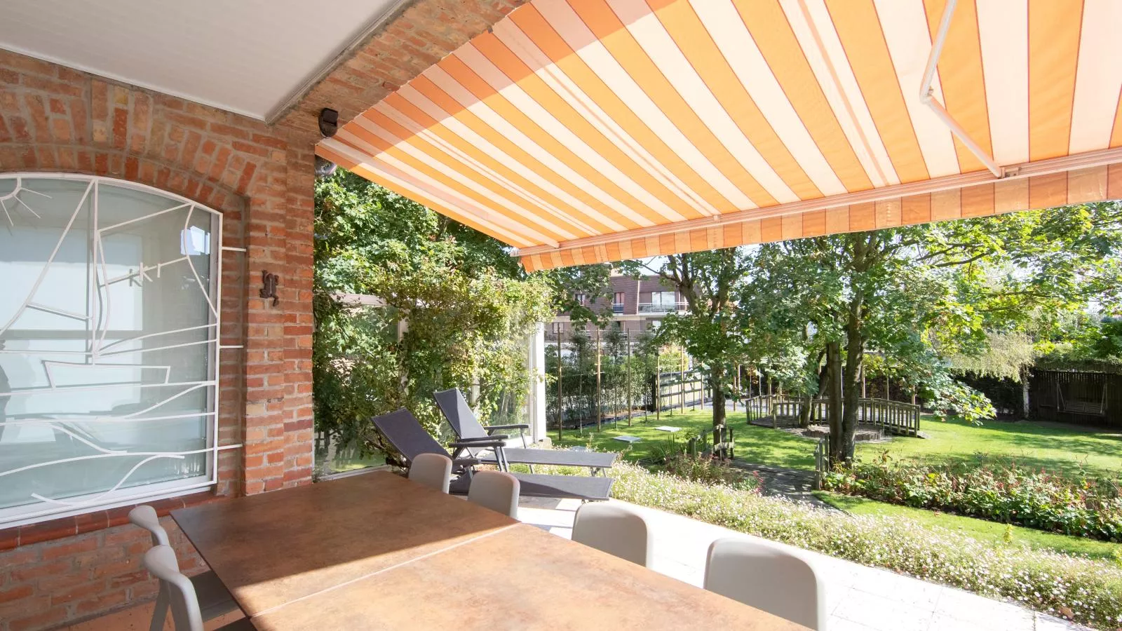 Porpoises-Terrace balcony