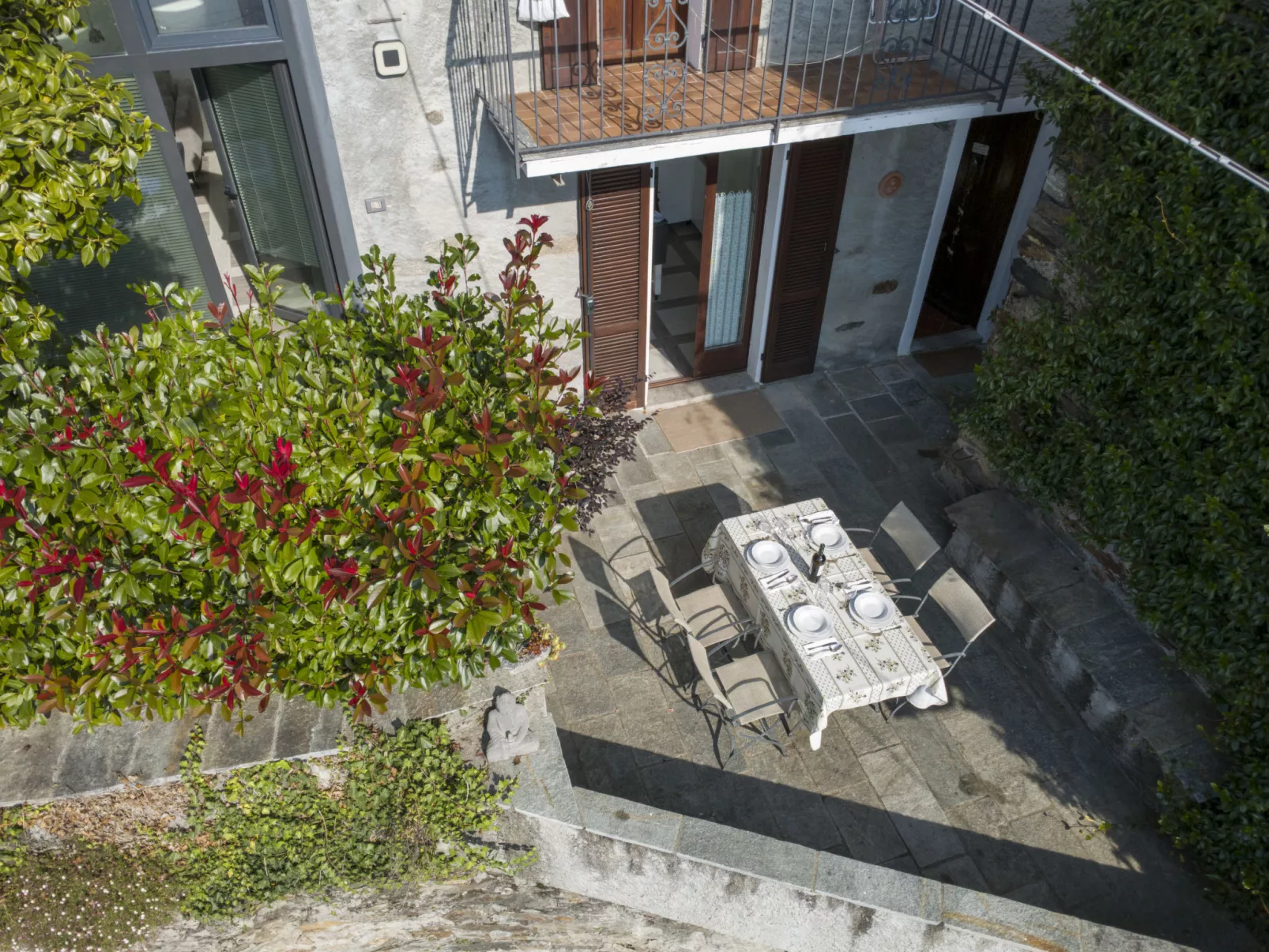 La Maison de Tobie-Outside