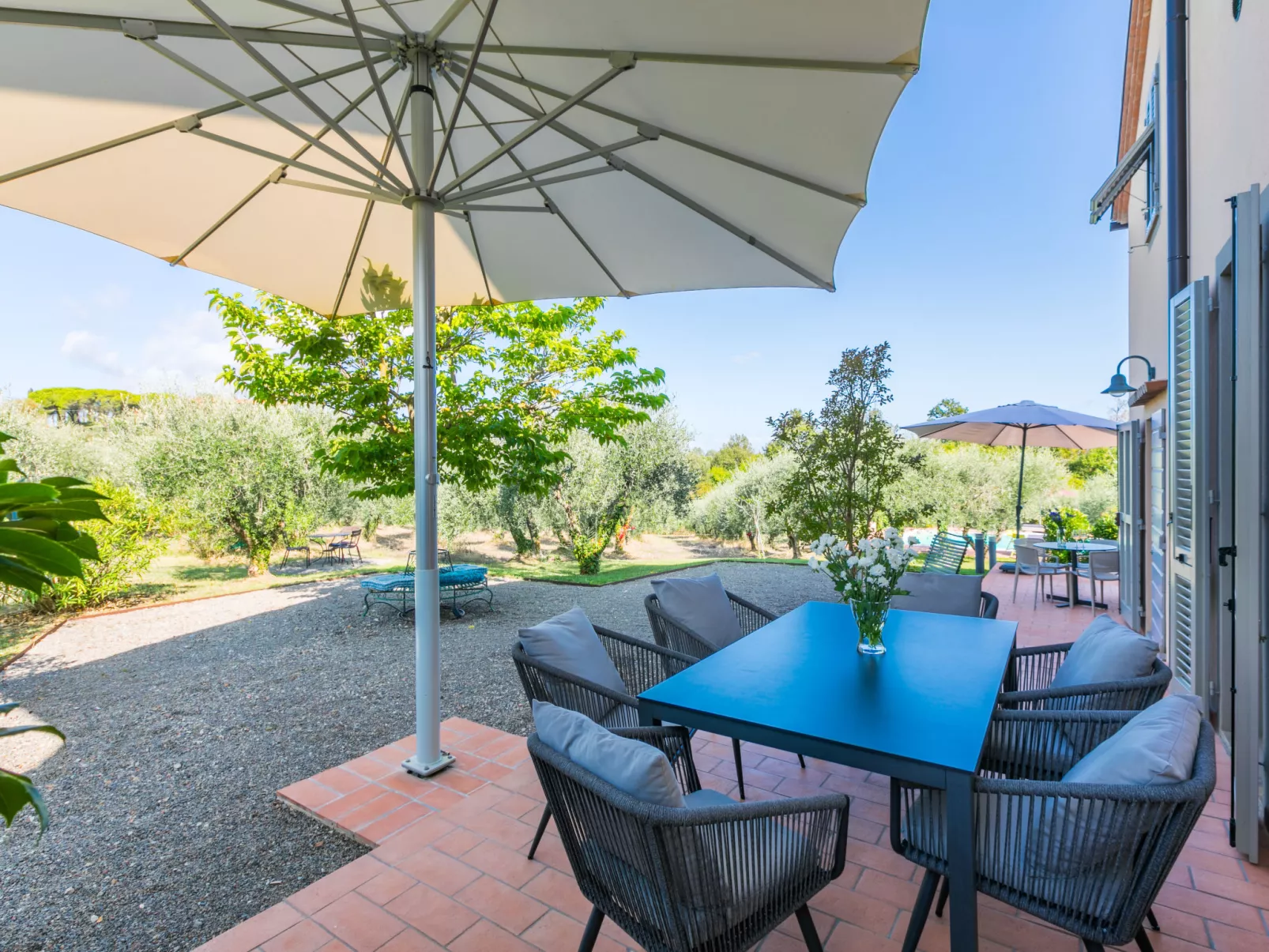 Vecchio Forno-Outside