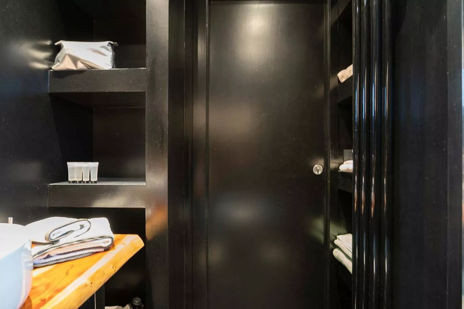 MI Casati 24-Bathroom