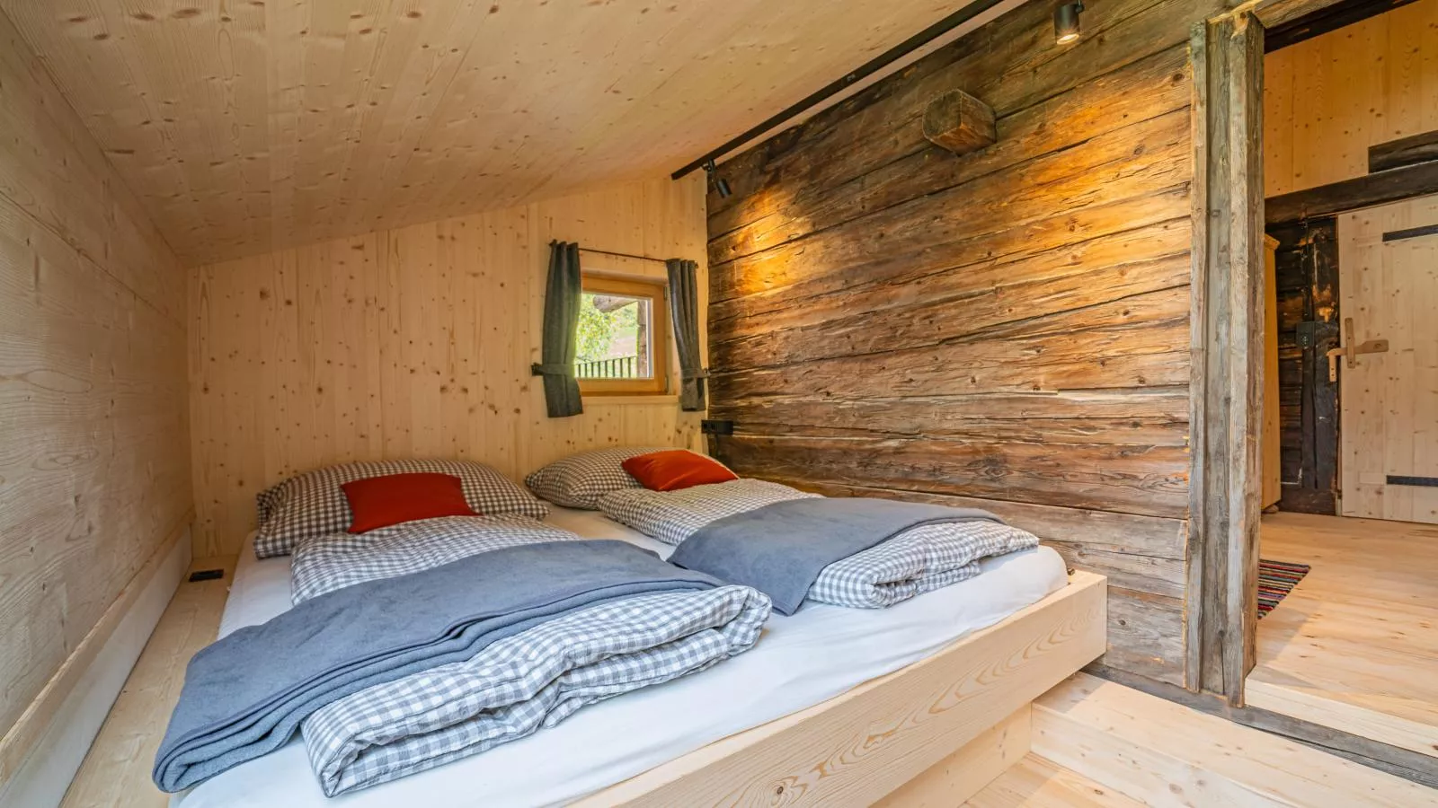 Raneburg 4 Almhaus-Schlafzimmer