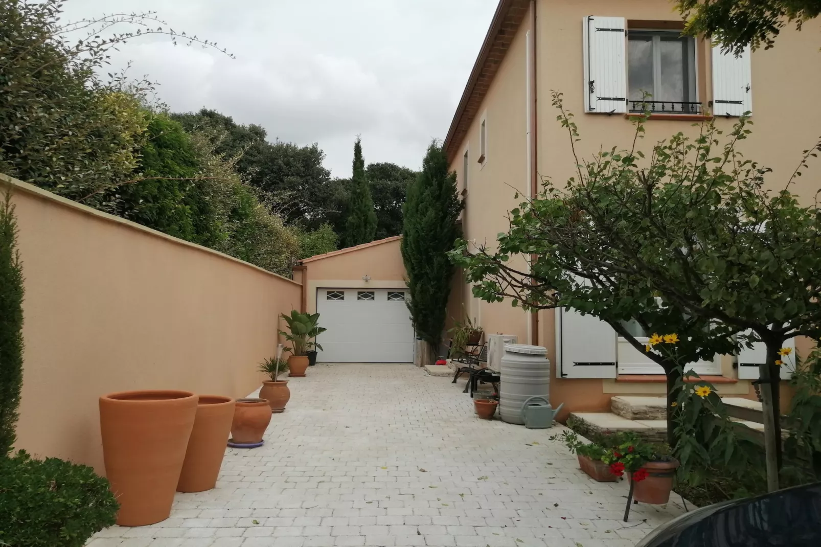 Belle maison de vacances avec piscine privée-Extérieur été