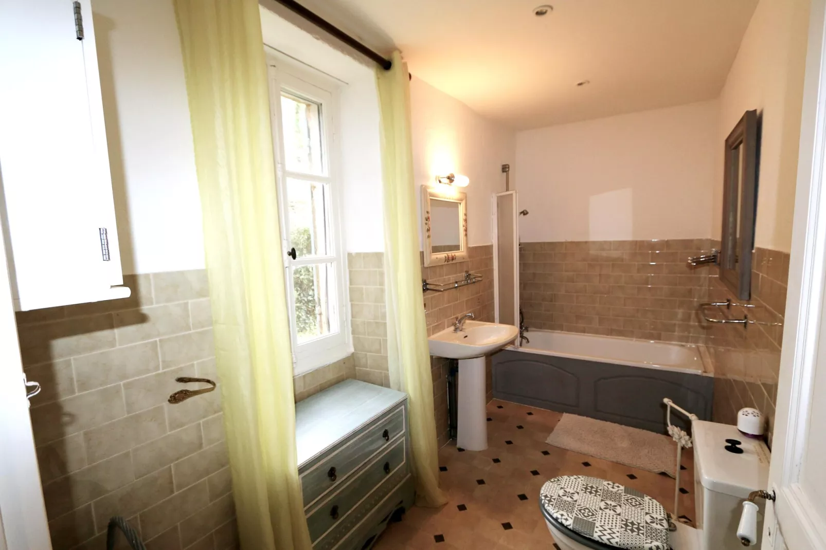 Gite Traban Bas-Bathroom