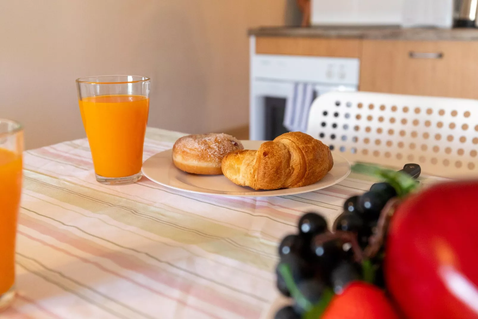 CT 386 AL - Faro's Roquetas Beach Apartment-Ambiente