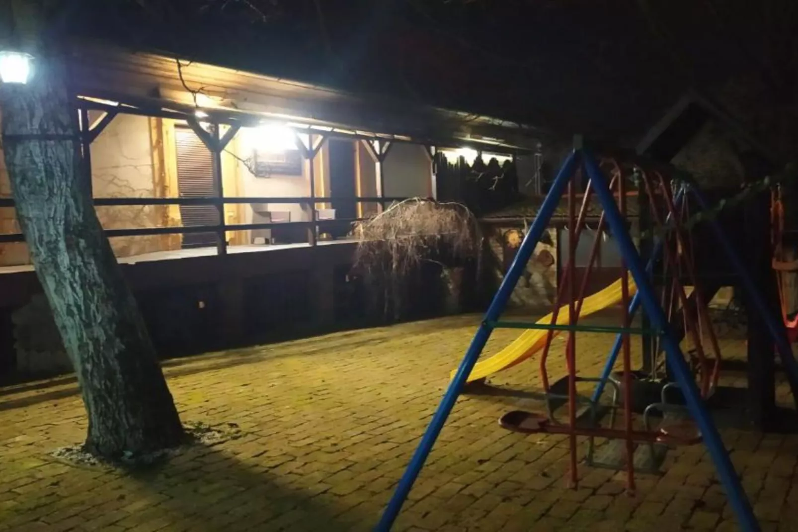 Rooms Zeko - Classic Double Room with Terrace-Im Freien