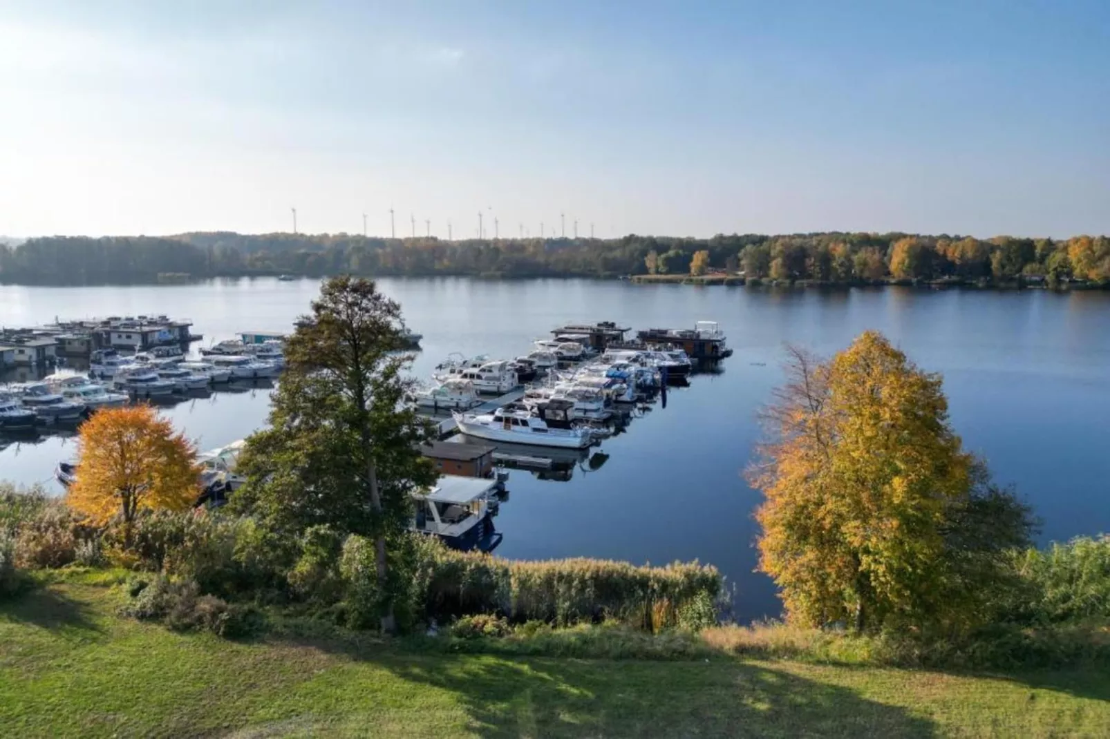 Hausboot in Zehdenick-Gebiete Sommer 20 km