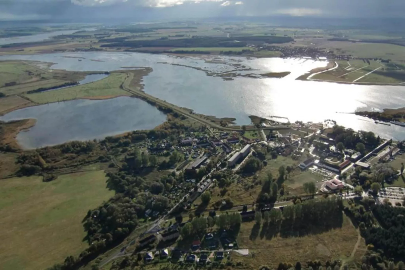 Hausboot in Peenemünde-Gebiete Sommer 20 km