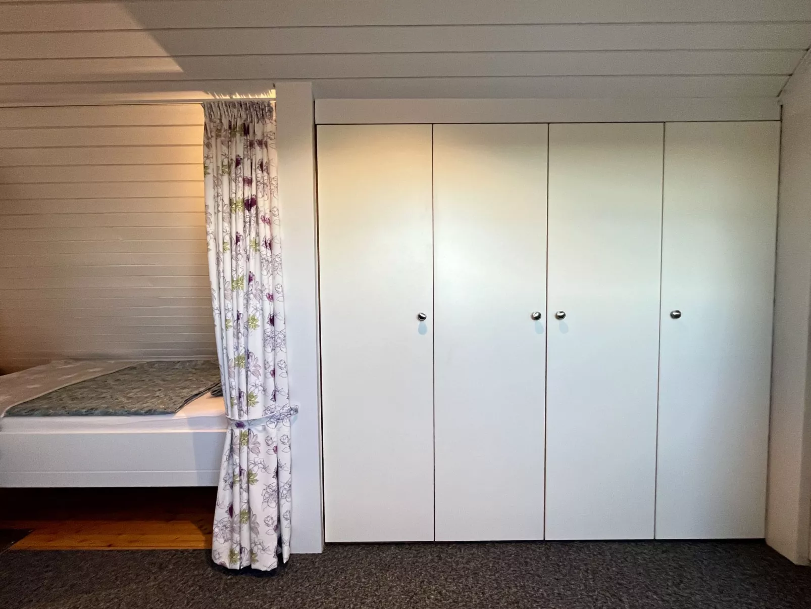 Falkennest - mit Blick auf den Titisee-Drinnen