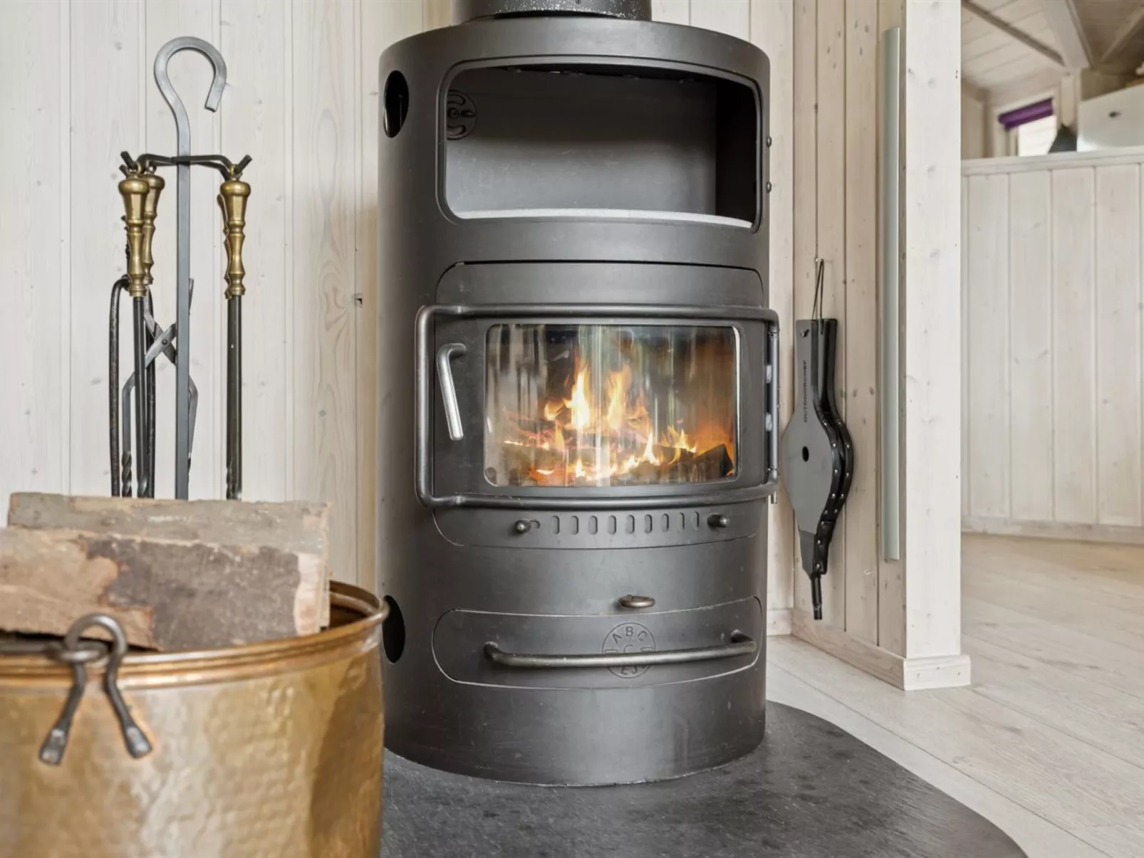 "Gyda" - 840m from the sea-Drinnen