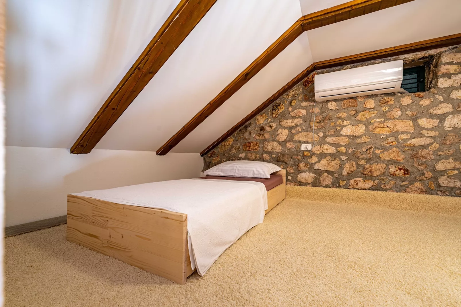 Authentic stone house Momo-Bedroom