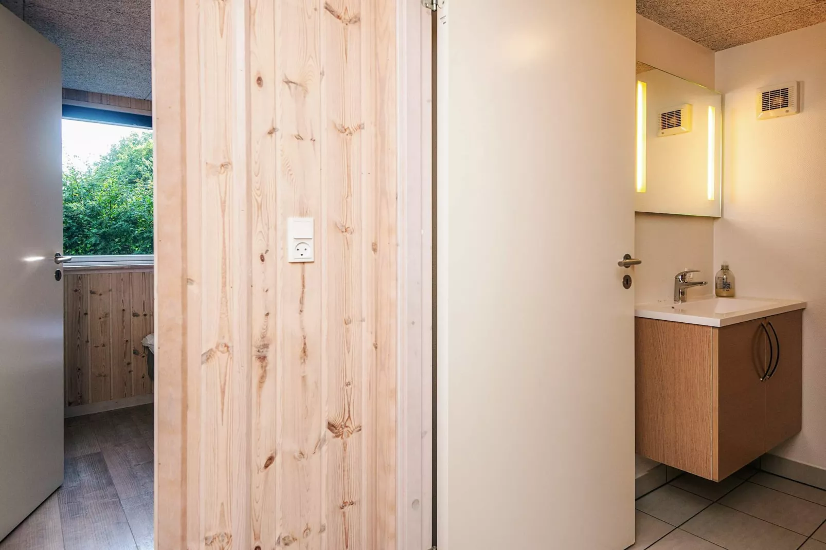 16 person holiday home in Glesborg-Indoor