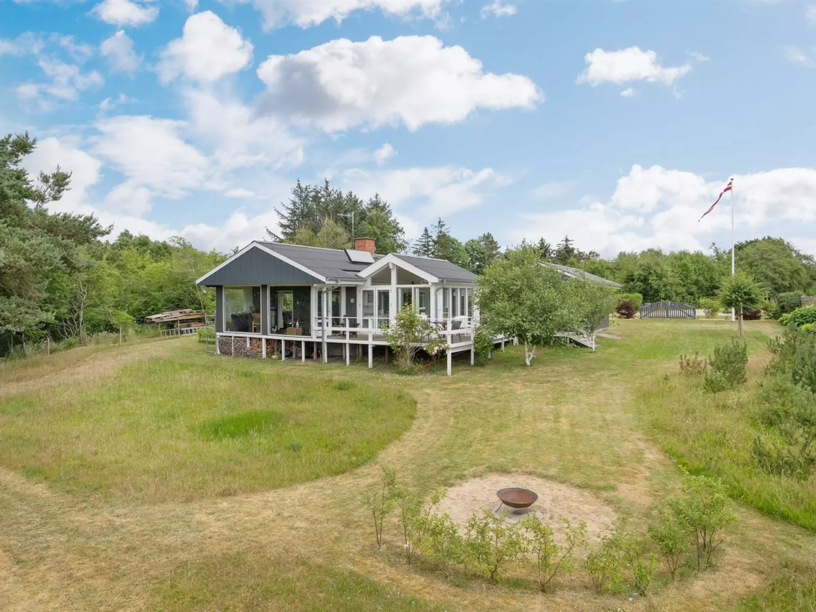 "Thersten" - 500m to the fjord-Outside