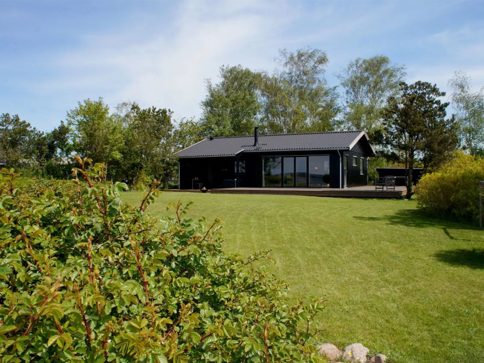 "Iadrik" - 85m to the fjord-Draußen