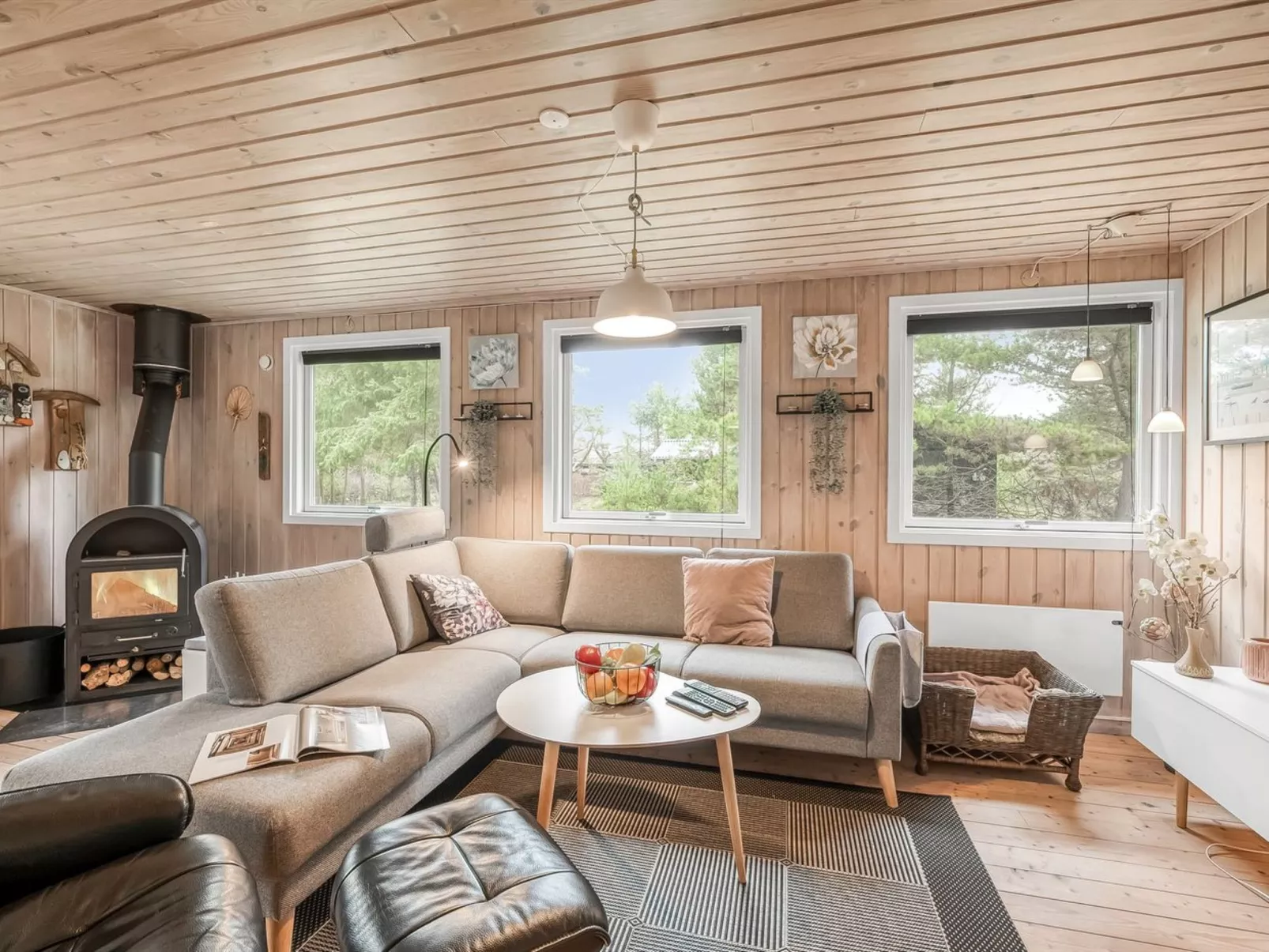 "Toimi" - 500m to the fjord-Inside