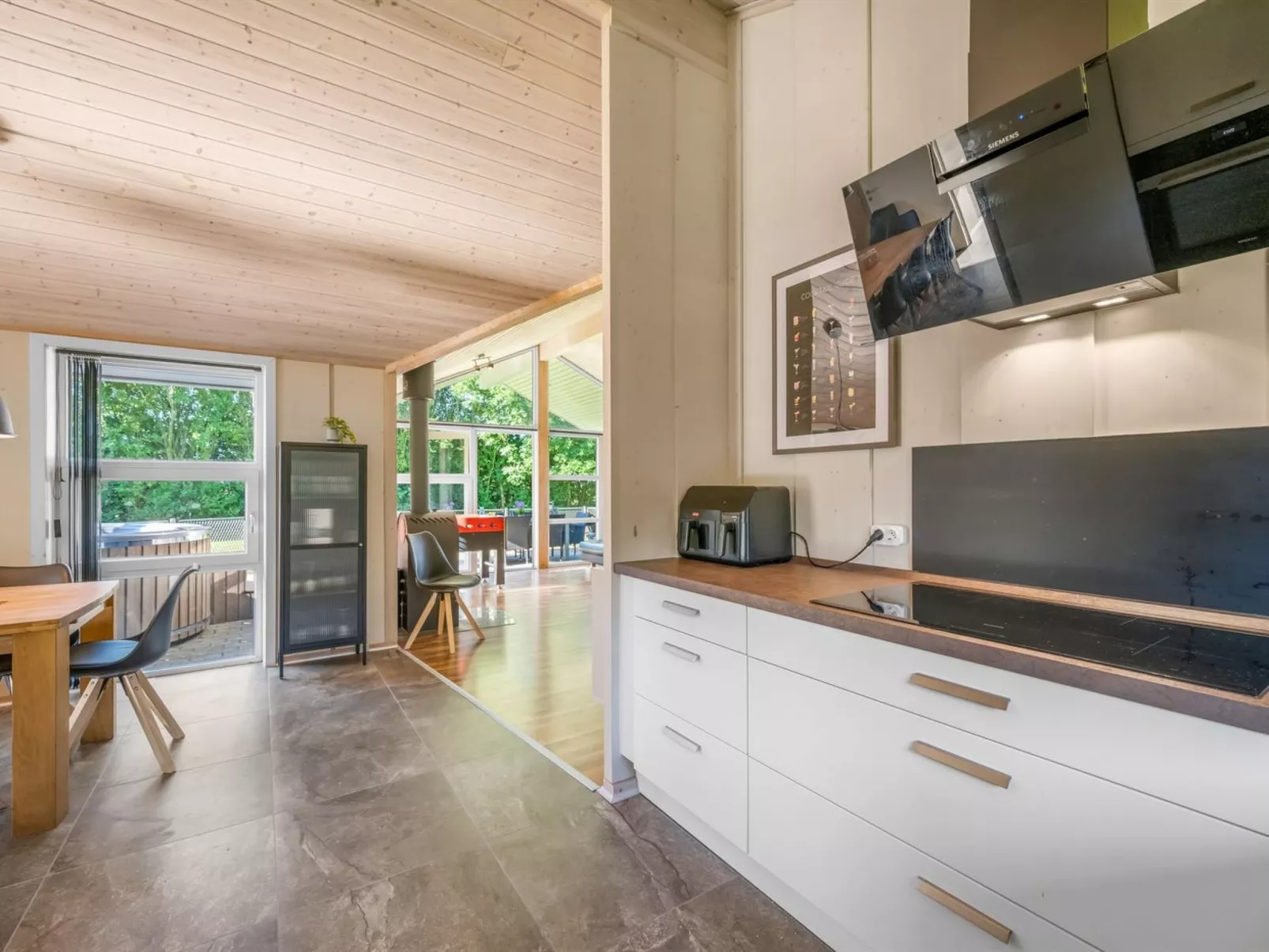 "Findus" - 1.2km to the fjord-Inside