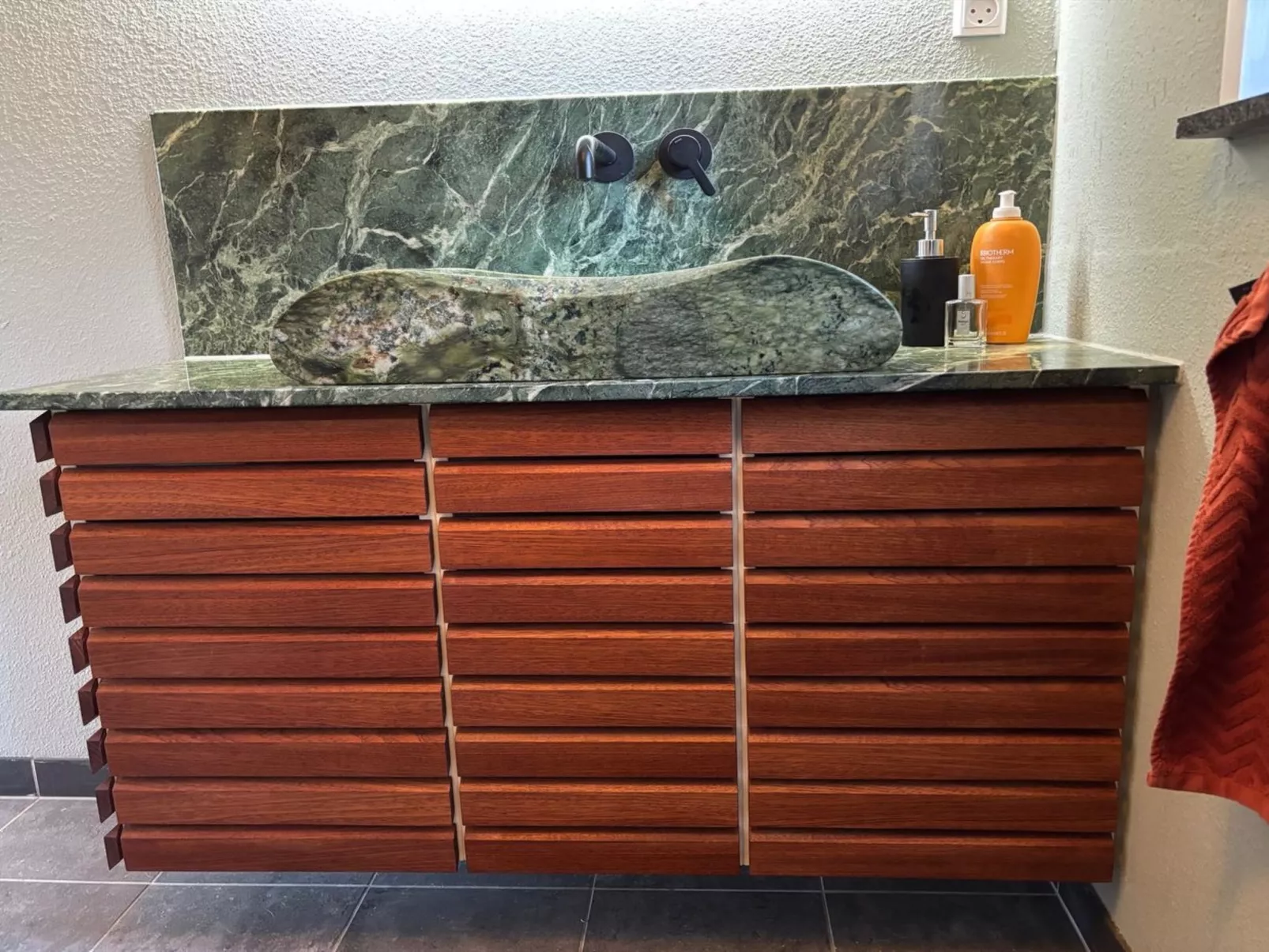 "Marla" - 1.1km from the sea-Inside