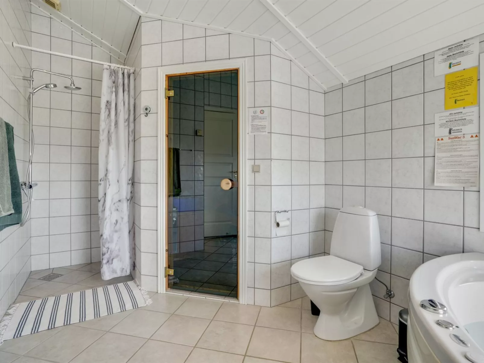 "Freek" - 400m from the sea-Inside