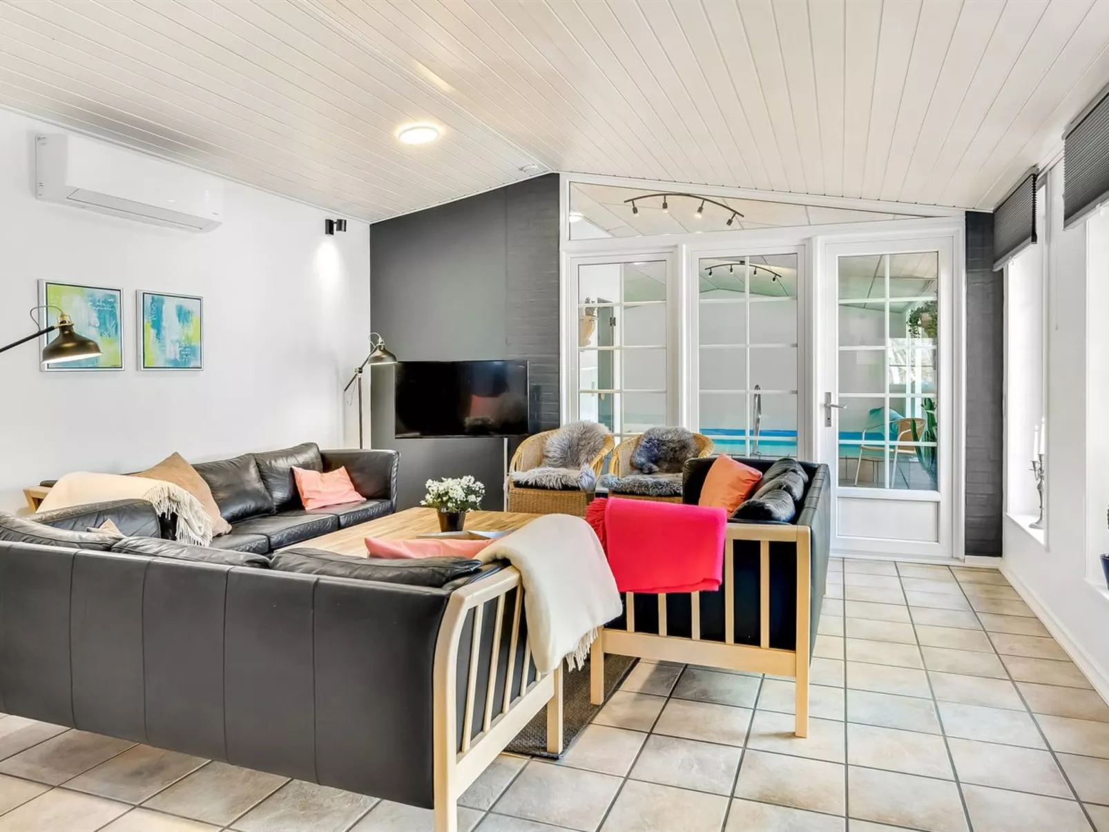 "Alfrida" - 1.5km from the sea-Inside