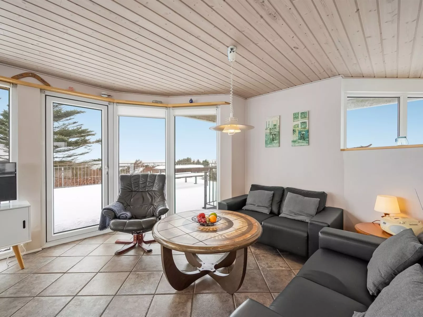 "Ginny" - 300m to the fjord-Inside