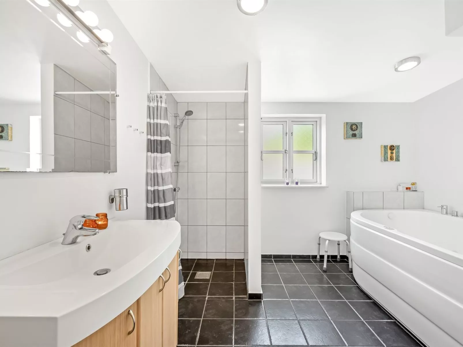 "Urte" -  from the sea-Inside