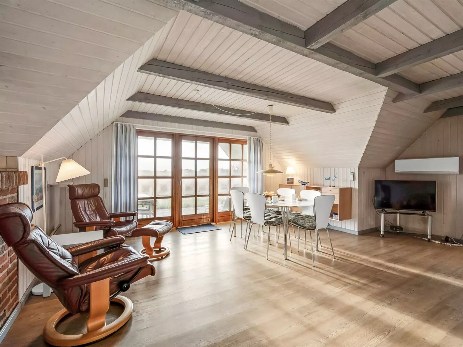 "Vangja" - 700m to the fjord-Dedans