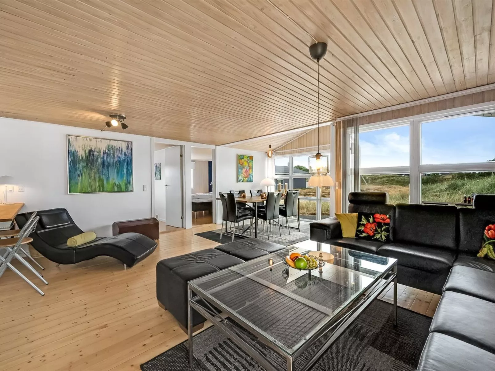 "Drifa" - 600m from the sea-Dedans