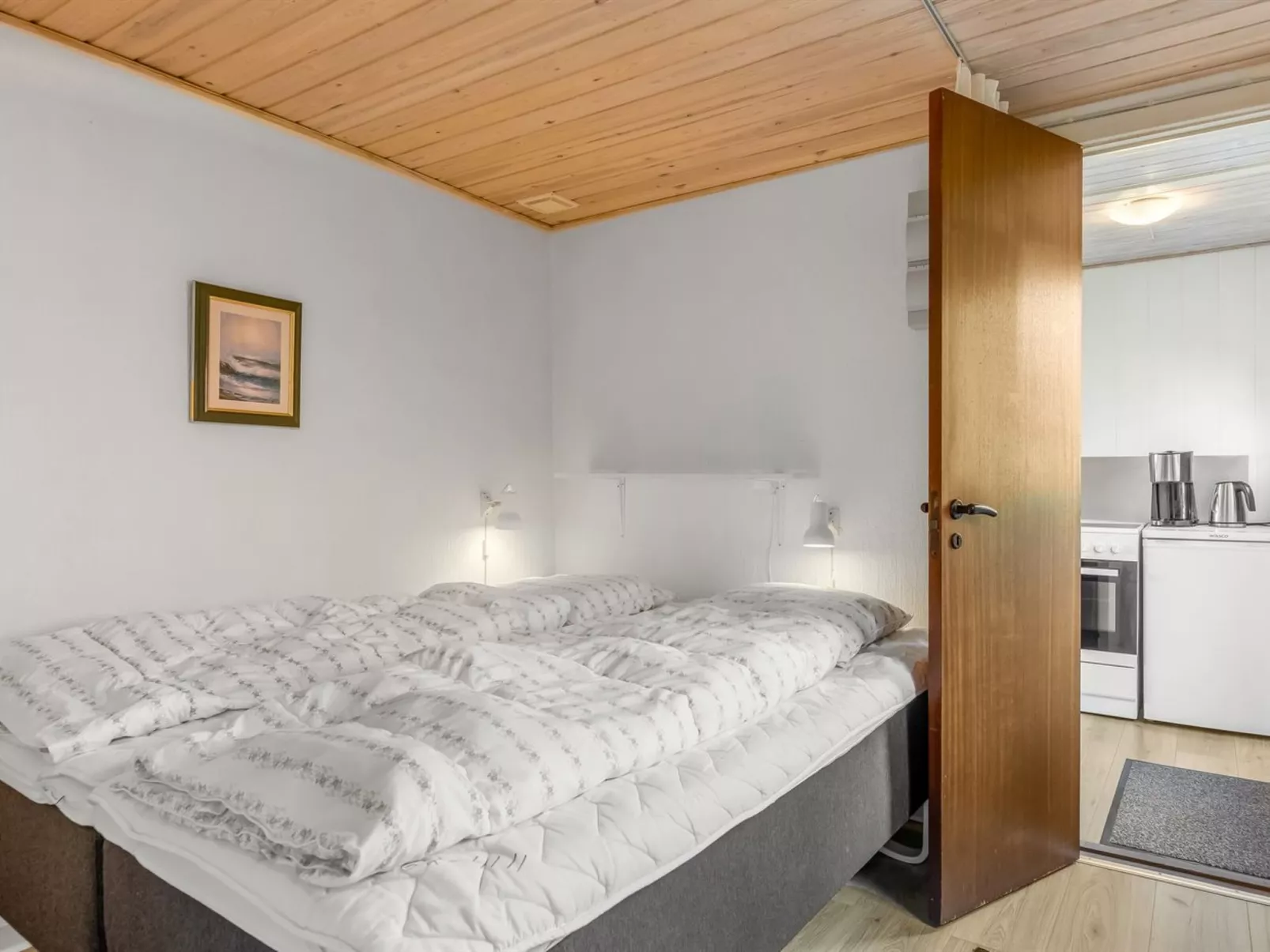 "Star" - 100m from the sea-Dedans