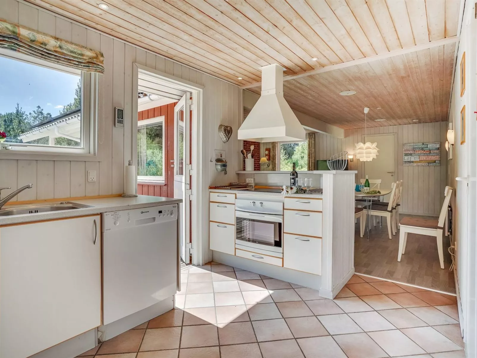 "Reidar" - 1km from the sea-Inside