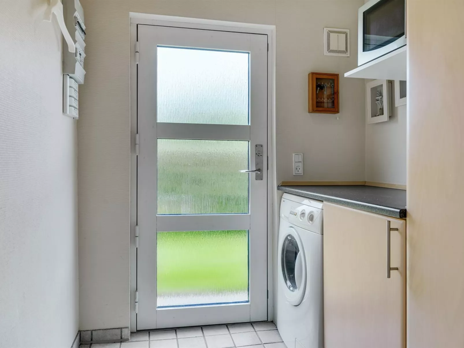 "Gull" - 150m from the sea-Inside