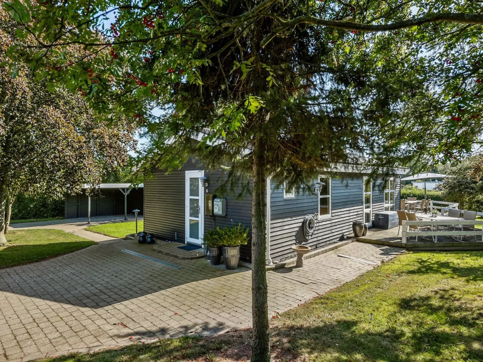 "Leandra" - 600m from the sea-Outside