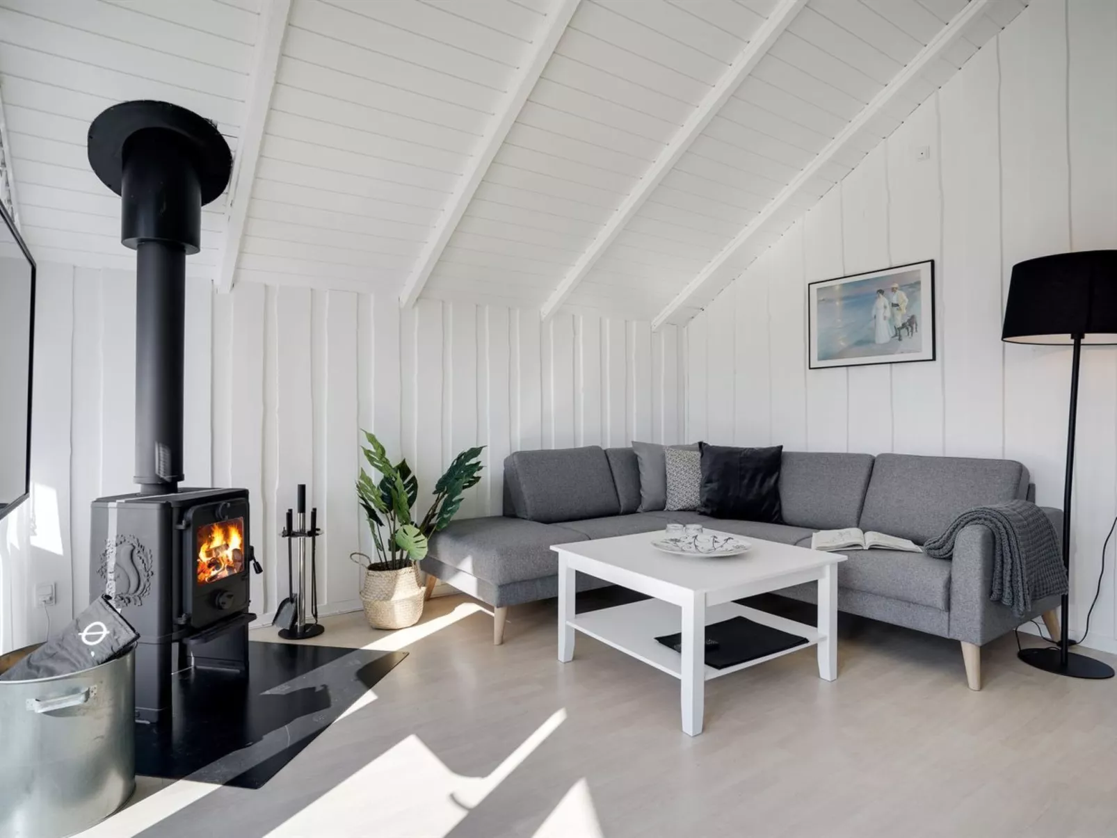 "Edvardsine" - 12km from the sea-Inside