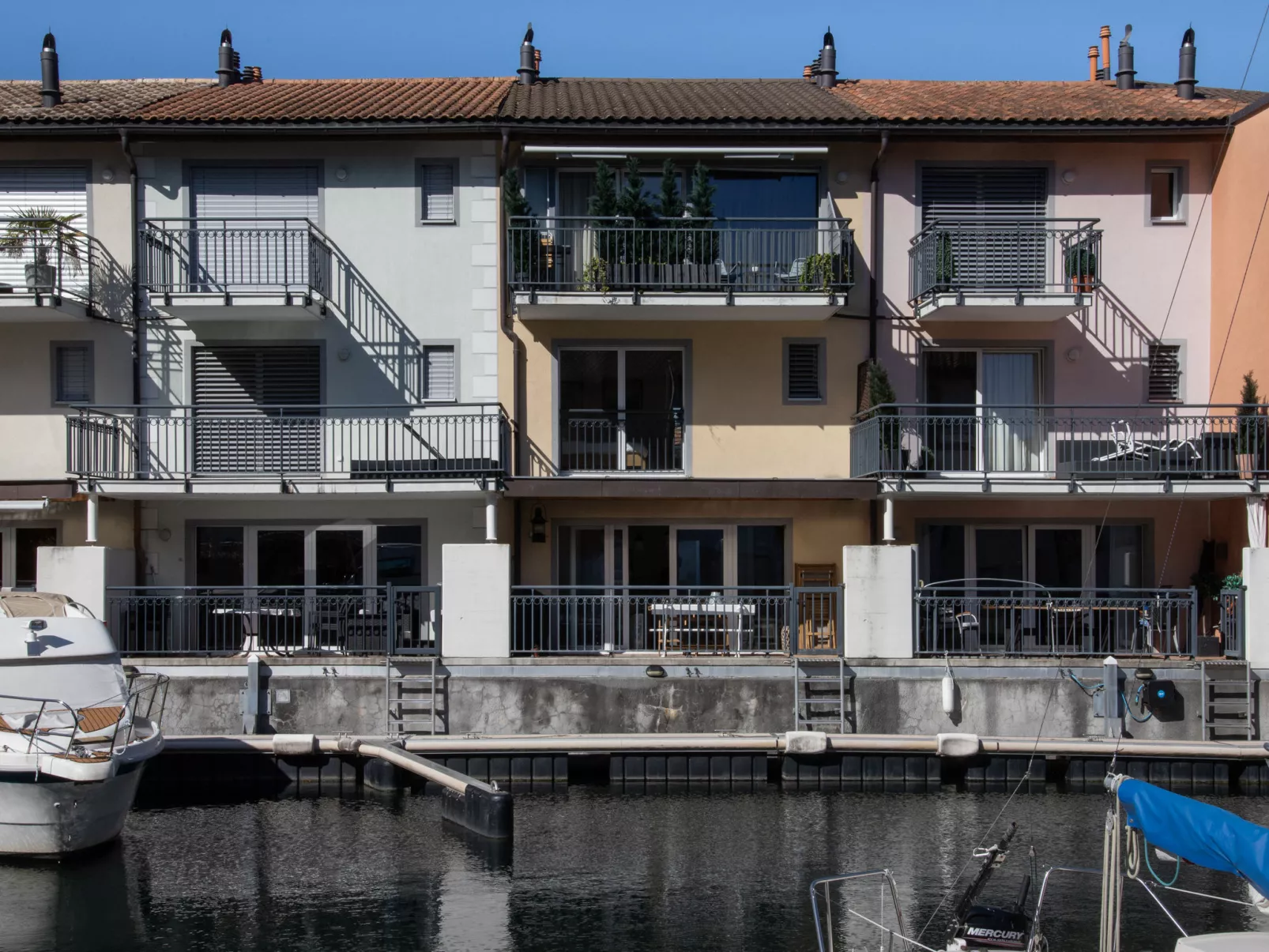 Bougainville C3/R-Dehors