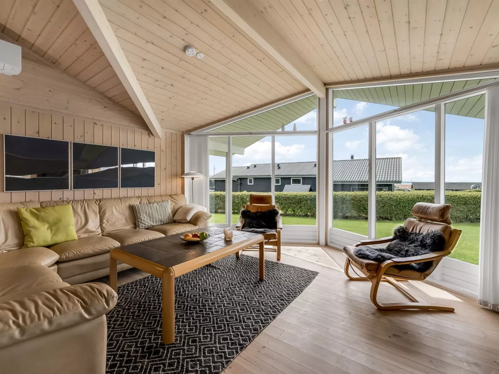 "Lucio" - 350m to the fjord-Inside