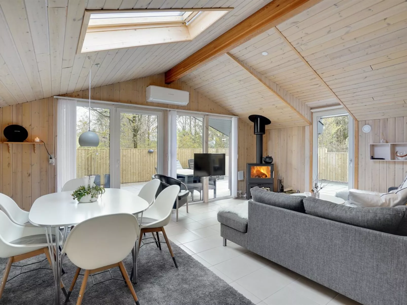 "Kea" - 30km from the sea-Inside