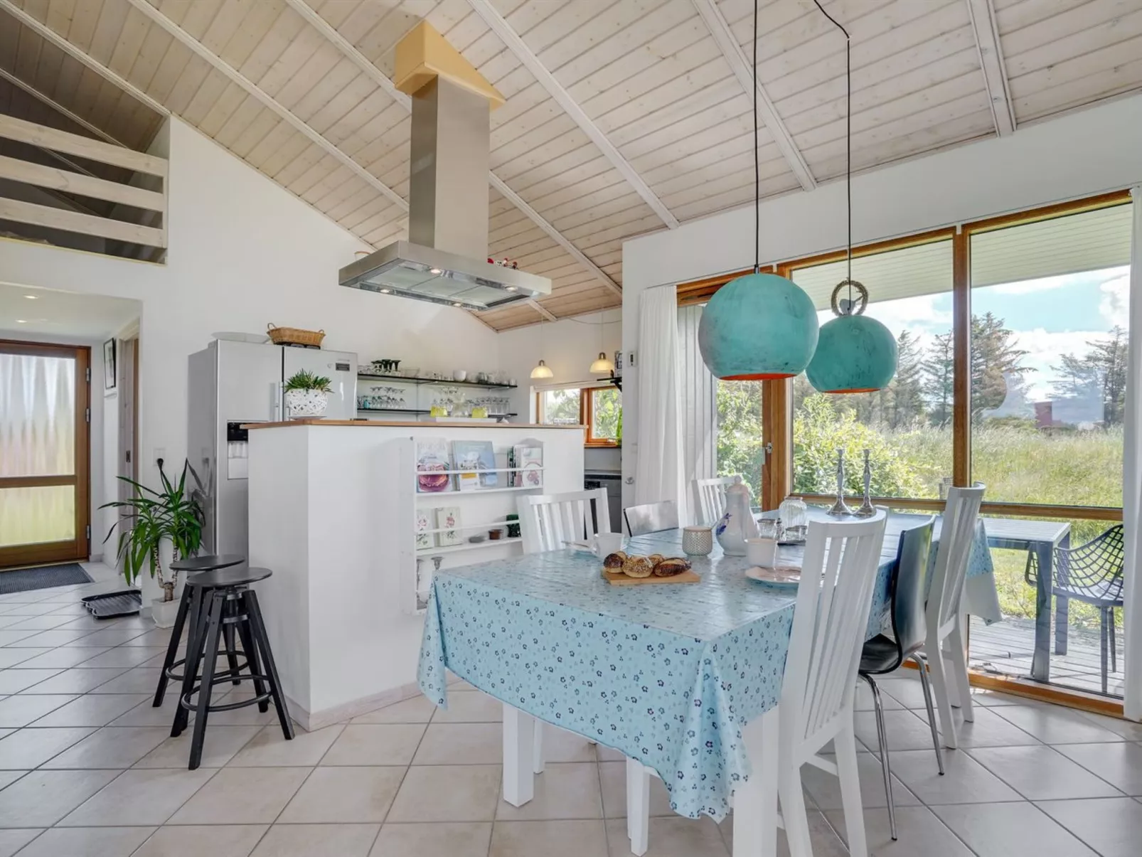 "Gudmunda" - 200m to the fjord-Dedans