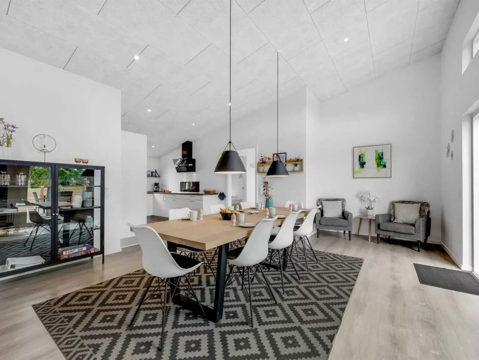 "Weike" - 950m to the fjord-Inside